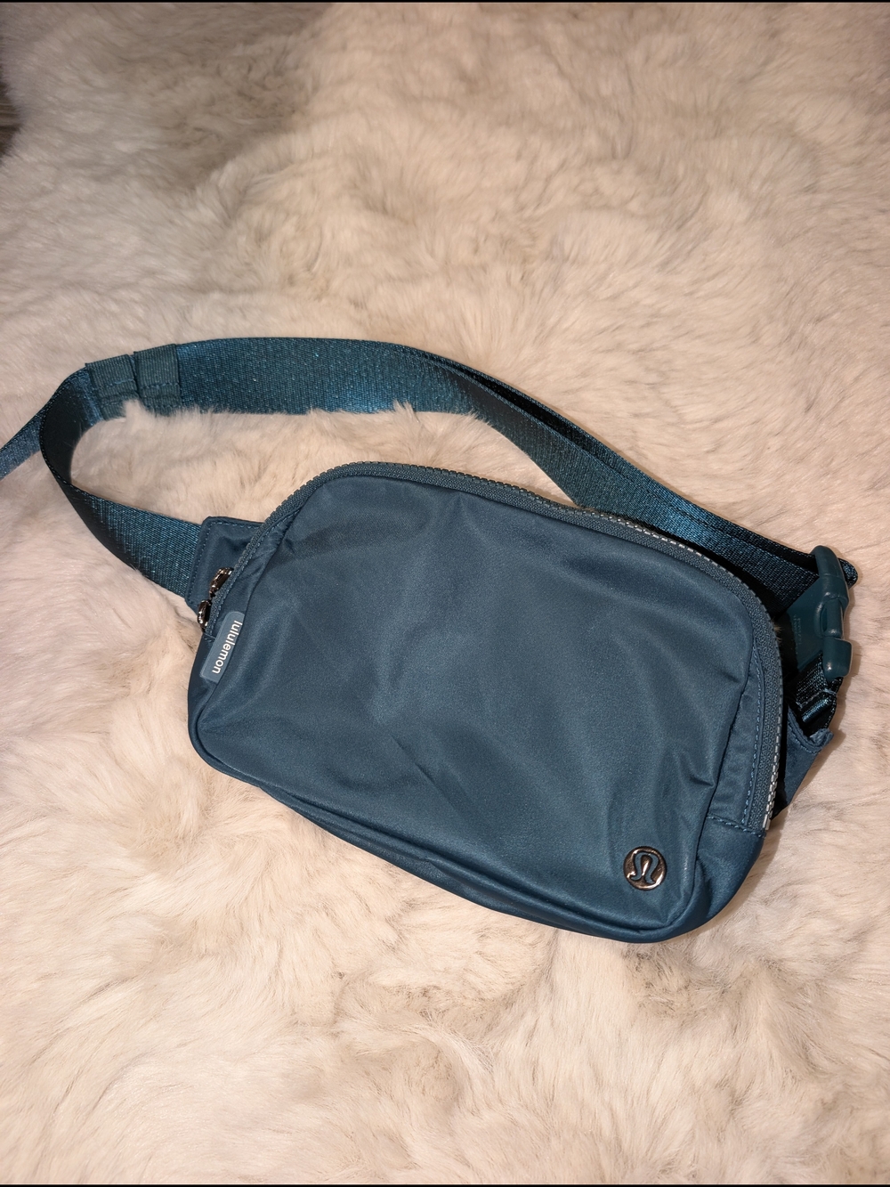 NWOT lululemon athletica Teal Waist Pack